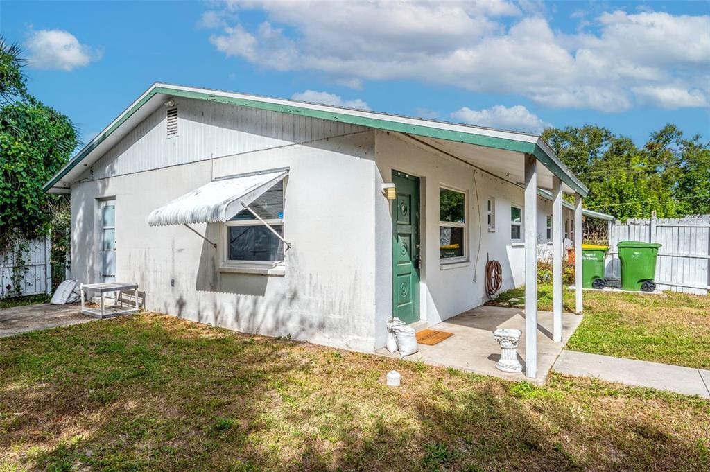 Foto principal - 2248 Browning St