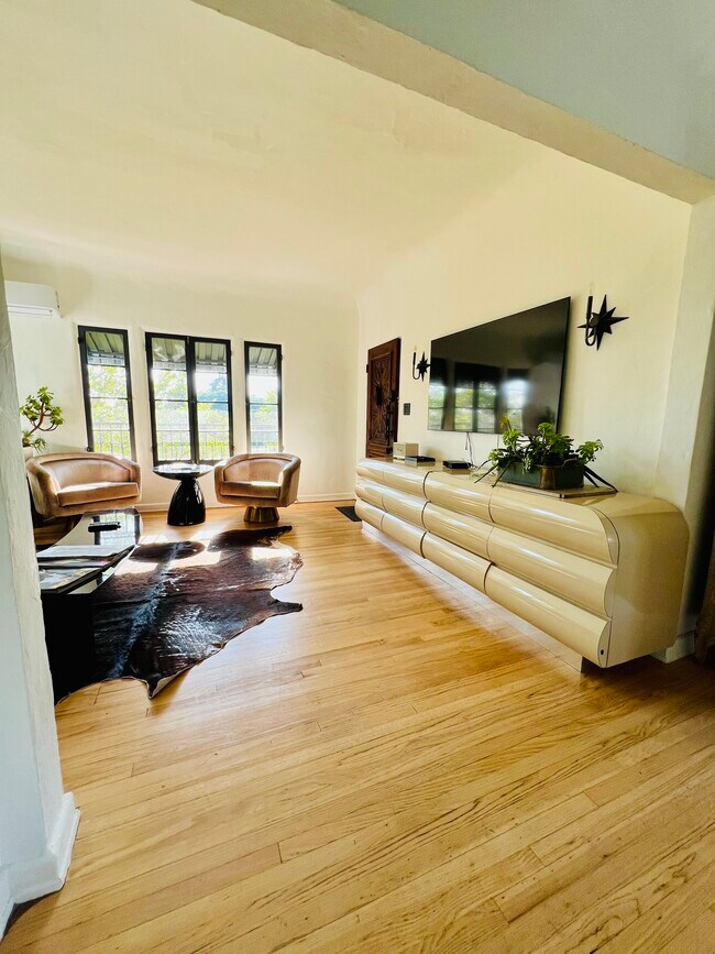 Foto del edificio - 3934 Fernwood Ave