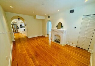 Building Photo - 3224 Biscayne Blvd