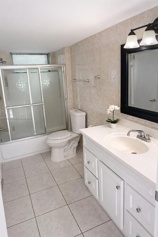 Foto del edificio - 5495 NW 10th Ct
