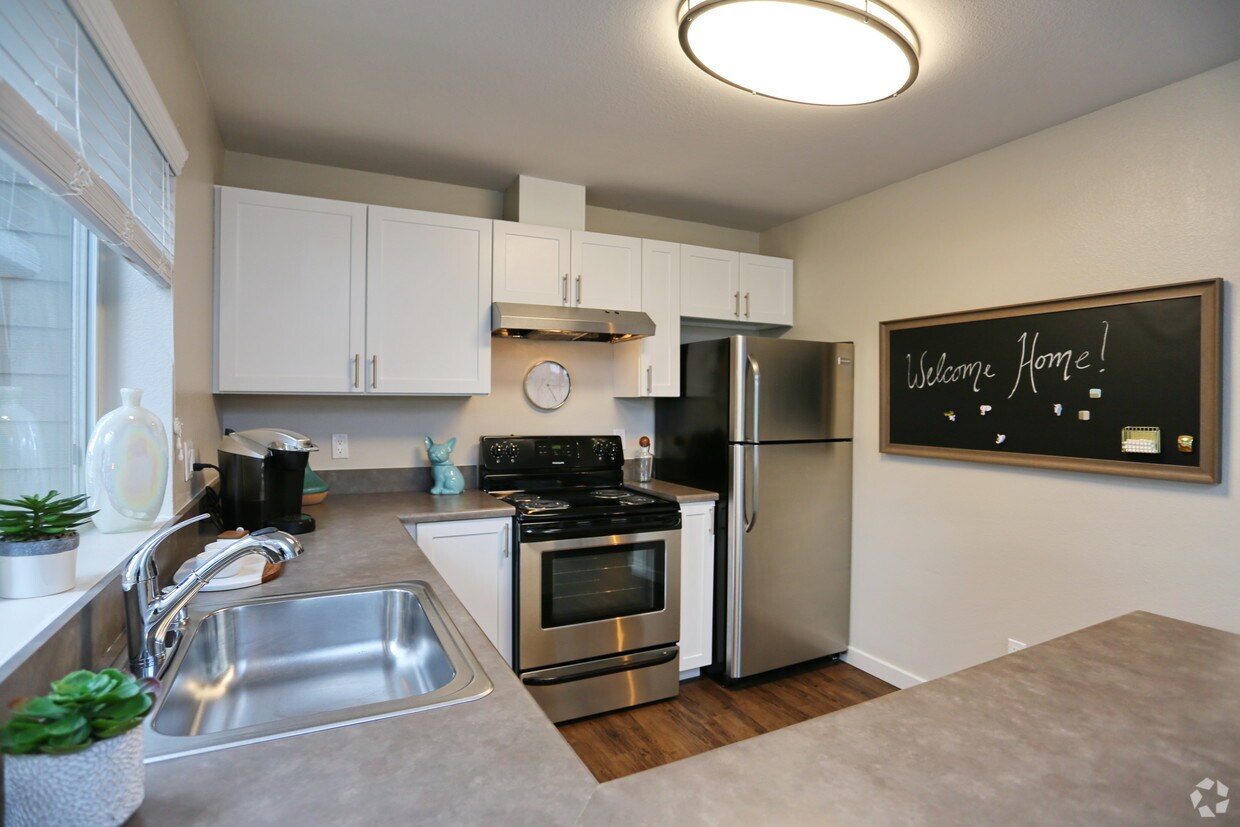 Mosaic on Greenwood 13543 Greenwood Ave N Seattle, WA Apartments