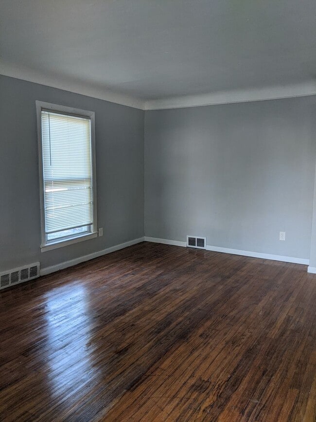 Foto del edificio - Charming 3-Bedroom Home and 1 Bath for Rent!