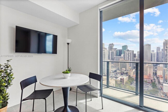 Foto del edificio - 121 NE 5th St