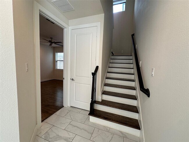 Building Photo - 3415 Kensington Yellow Pl