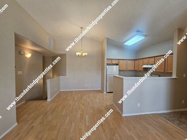 Foto del edificio - 5743 Valle Alegre Pl NW