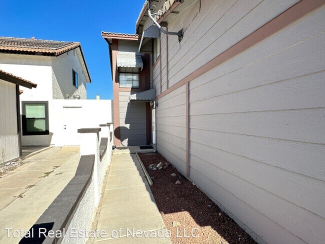 Building Photo - 3 br, 2.5 bath House - 8132 Bridle Path Way