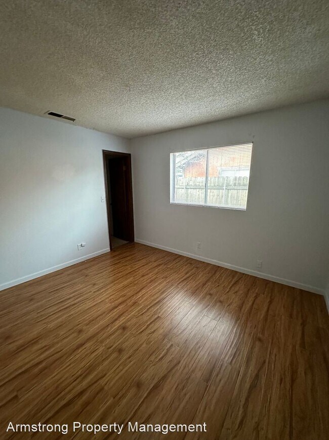 Foto del edificio - 2 br, 2 bath House - 1003 E. Oakridge Avenue