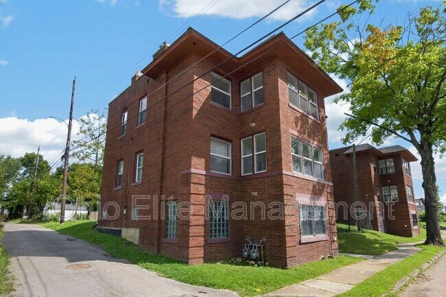 Foto del edificio - 1094 Oakwood Ave