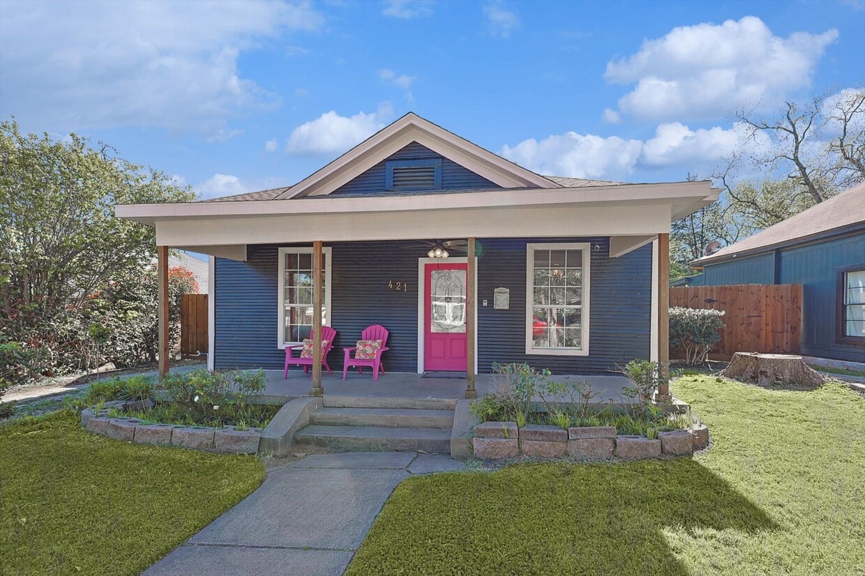 Primary Photo - 421 Martinique Ave