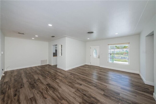 Dining - 8201 33rd Ave N