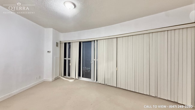 Building Photo - 60 Absolute Av