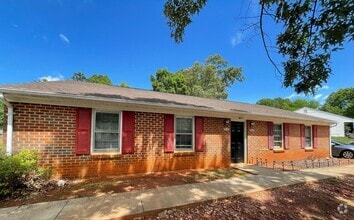Building Photo - 913 Grand Arbre Dr
