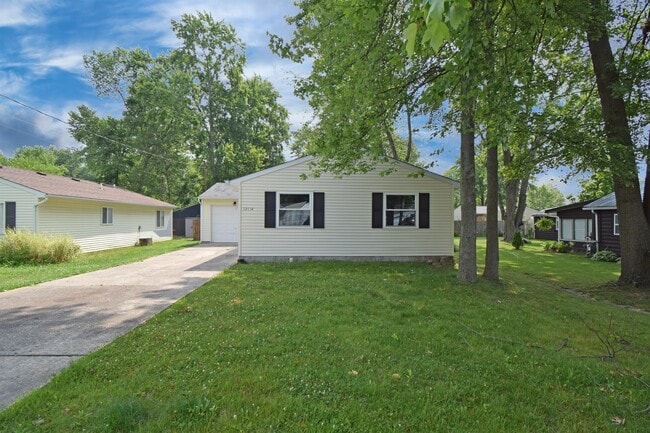 Photo - 12114 6th Ave House