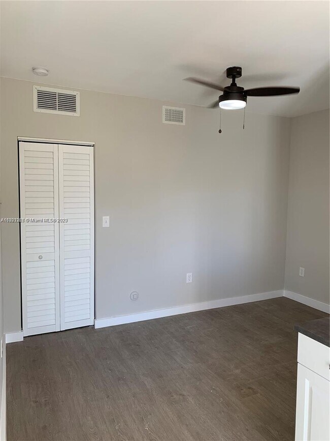 Foto del edificio - 2932 NW 16th Ave