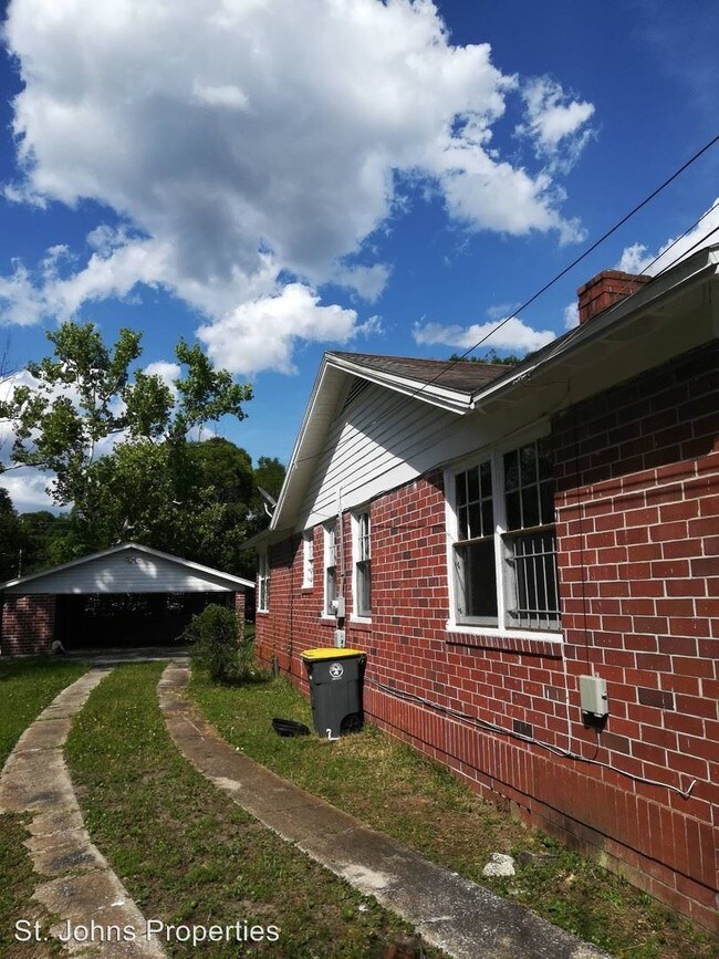 Building Photo - 3 br, 1 bath House - 2039 East Durkee Dr.