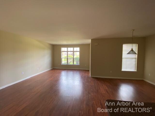 Foto del edificio - 3254 Primrose Ln
