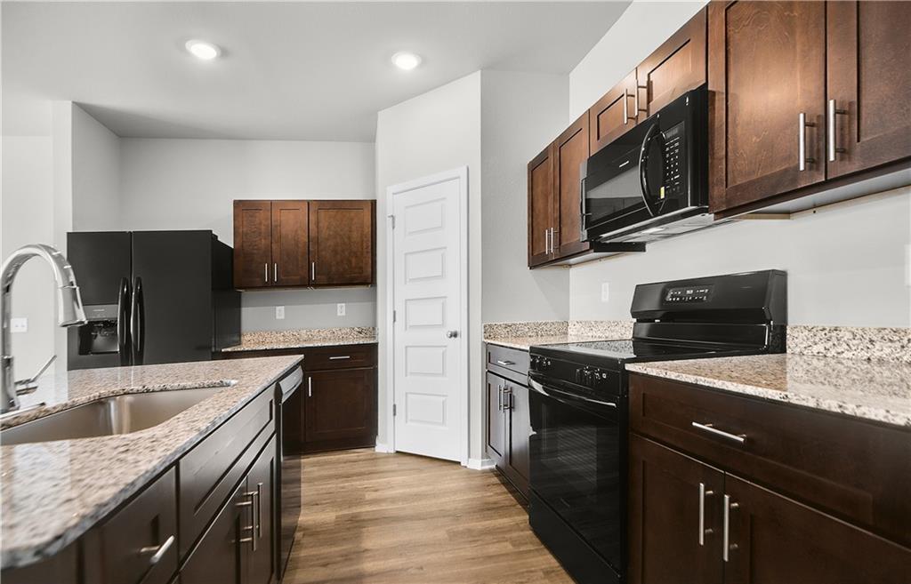 Foto principal - 6600 NW Vandergriff St