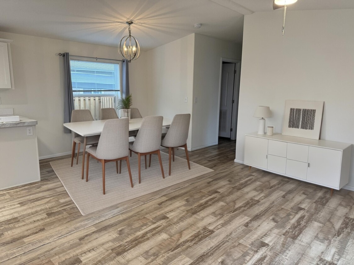 Foto principal - 165 Broadmore Ave NE