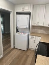 Building Photo - 1303 S Courtright St