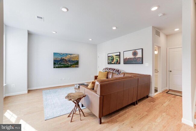 Foto del edificio - 4418 Fair Lakes Ct