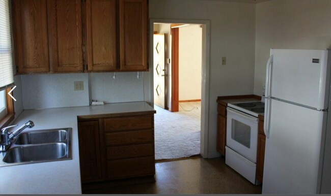 Foto del edificio - 5 bedroom, 2 bath home available in York neighborhood!