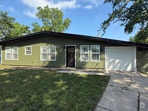 Building Photo - 744 E 48th Pl
