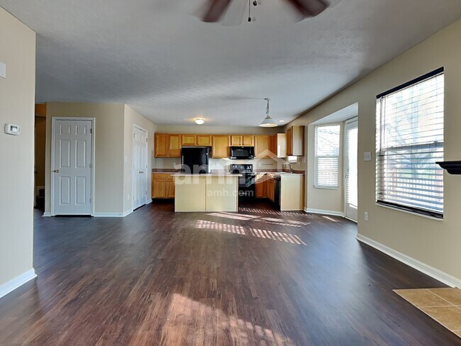 Foto del edificio - 3207 Creekshore Dr
