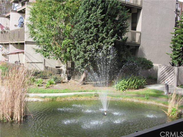 Building Photo - 7107 Marina Pacifica Dr S