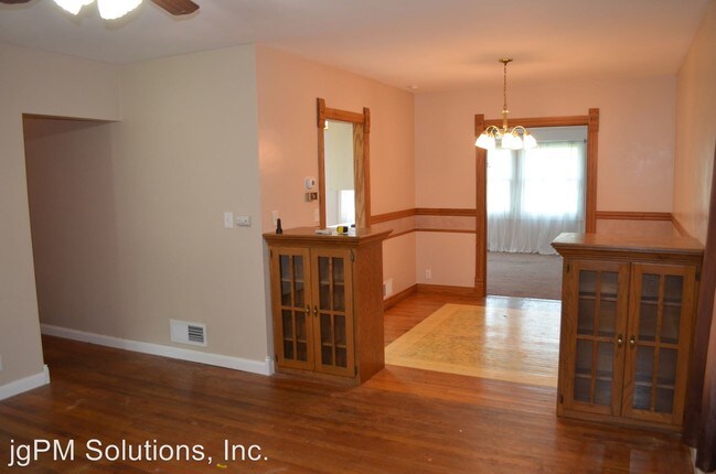 Building Photo - 3 br, 2 bath House - 1509 Jones Street