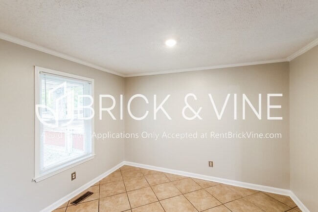 Building Photo - 2664 Denise Dr