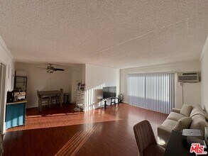 Building Photo - 11815 Mayfield Ave