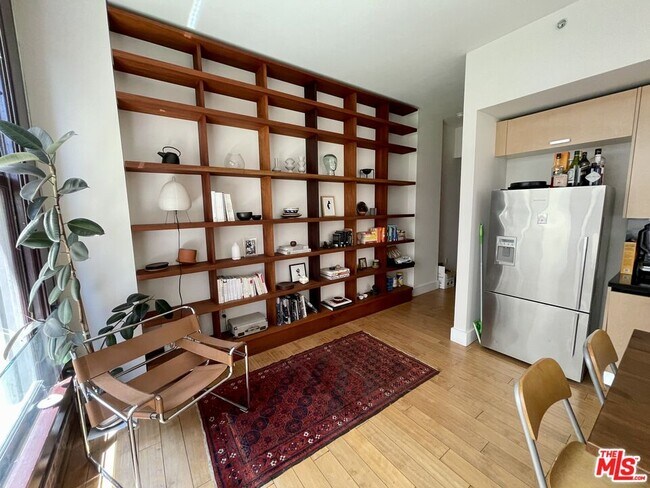 Foto del edificio - 460 S Spring St