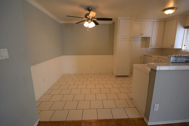 Building Photo - 15156 Dickens St