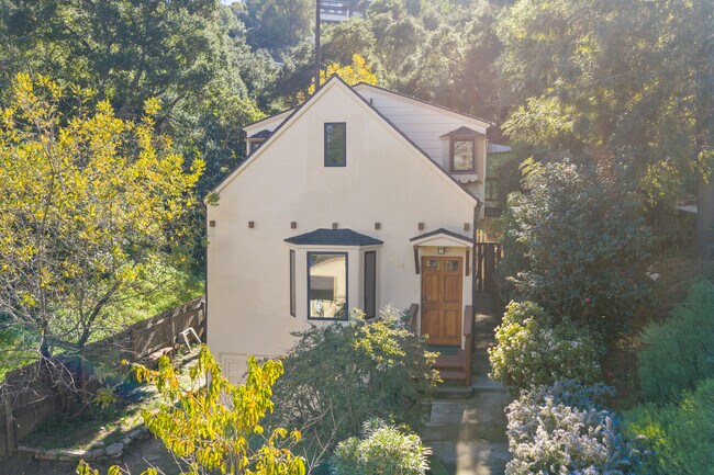 Foto del edificio - 3705 Fredonia Dr