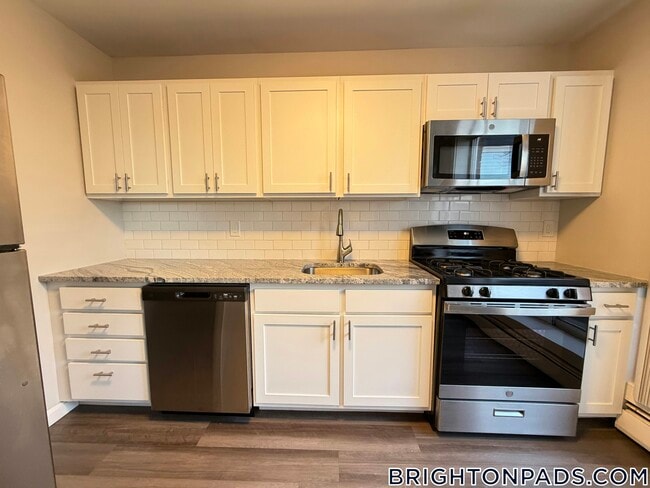 Building Photo - 9 Bronsdon St