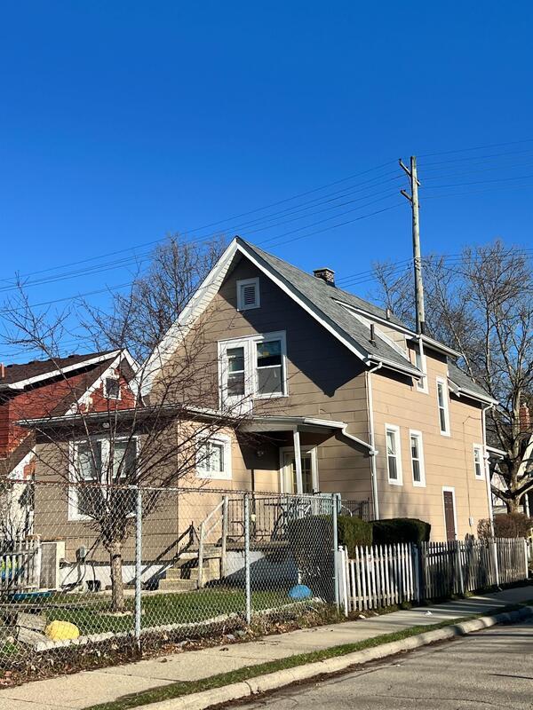 Foto del edificio - 822 Dewey Ave