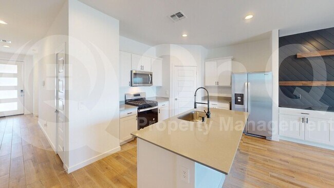 Building Photo - 500 W Lexington St