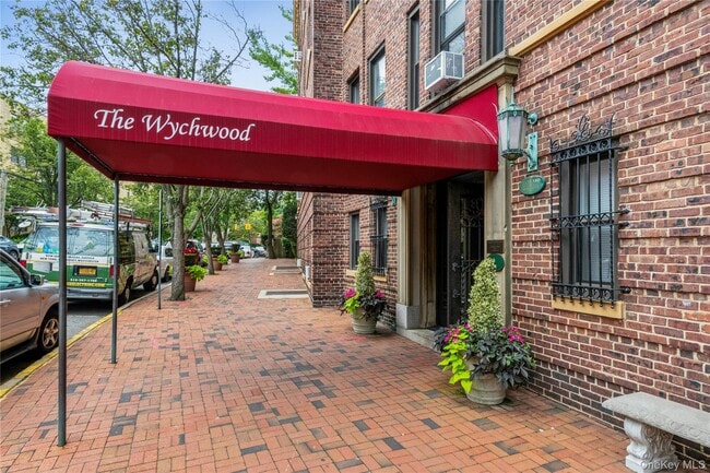 Foto del edificio - 8 Barstow Rd