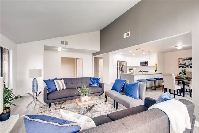 Building Photo - Updated 3 Bedroom in Premier Neighborhood