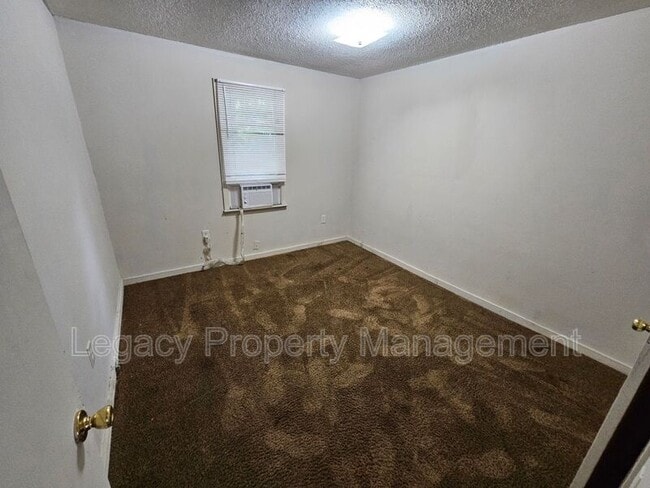 Building Photo - 811 Carver Street