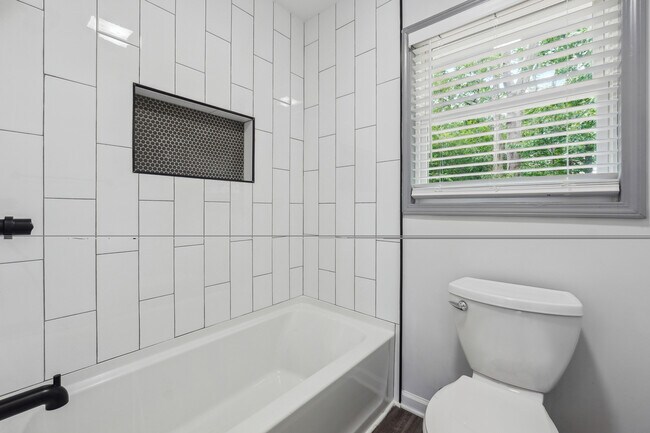 Foto del edificio - 2899 Gresham Rd SE