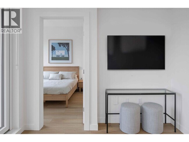 Building Photo - 710 Dogwood St