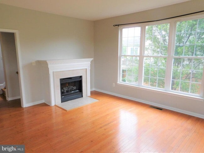 Building Photo - 907 Serenity Grove Terrace