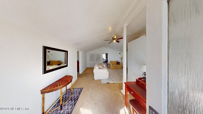 Foto del edificio - 231 W 10th St