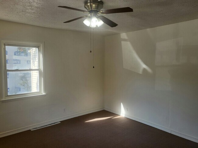 Building Photo - 1327 Pacific Avenue, Unit 1