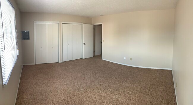Building Photo - 2435 Shaker Ct