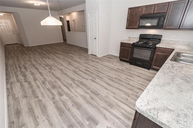Building Photo - 5211 Blue Ranch