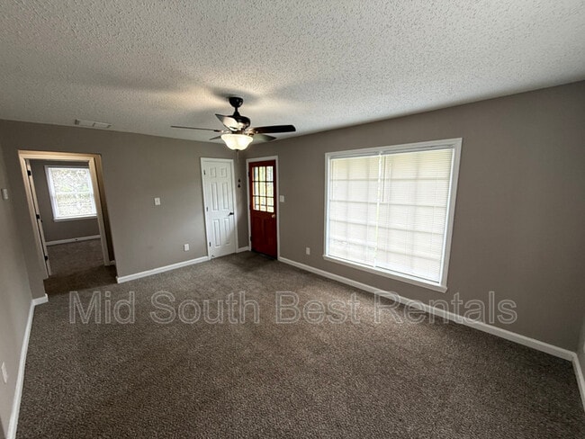 Building Photo - 1174 Bradley St