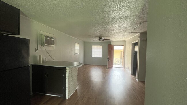 Building Photo - 5693 Atlee Ave