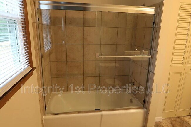Foto del edificio - 1307 NE 75th St